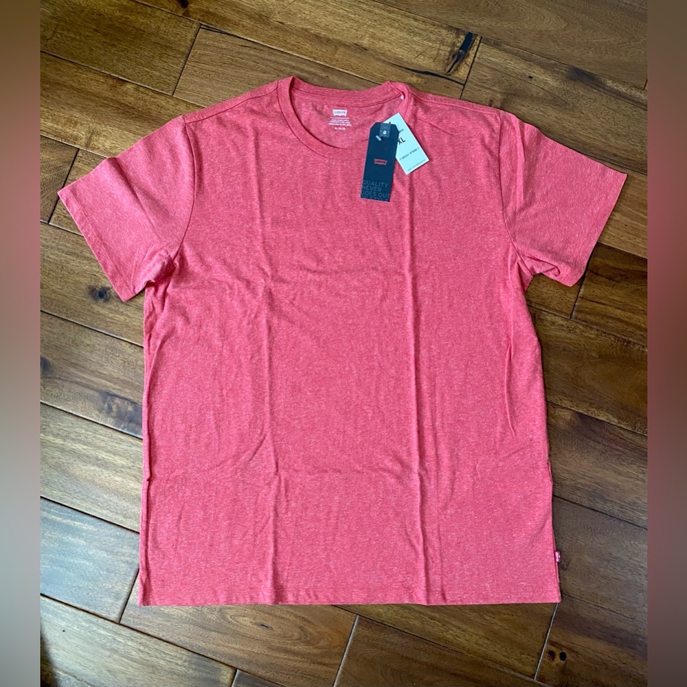 Pink Levi’s T-Shirt